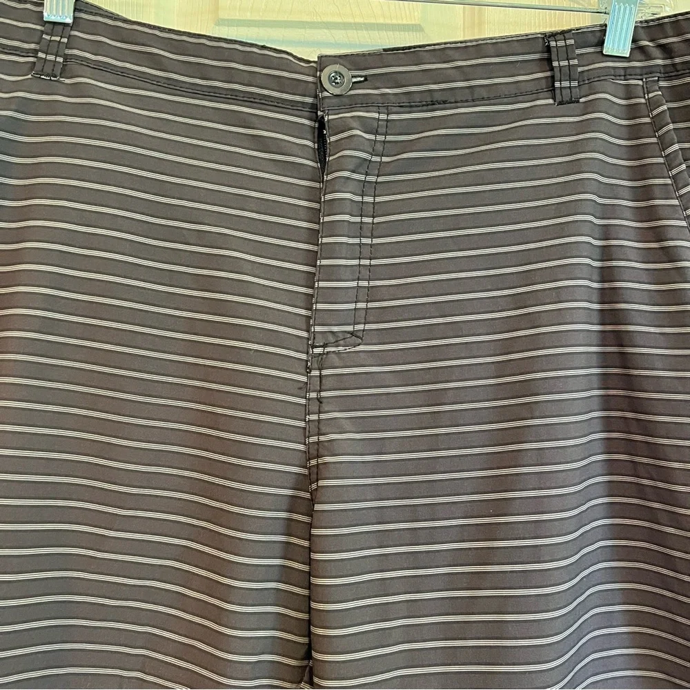 🩷 Han Ton Men’s Gray and White Amphibian Shorts / Board Shorts - 38.